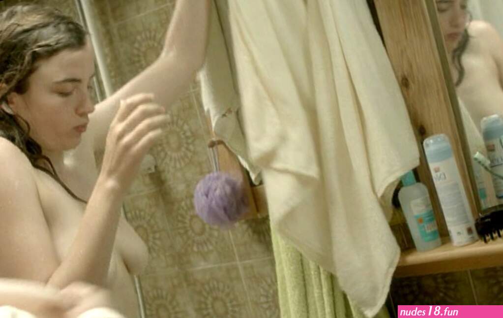 Naked Adele Haenel in Heat Wave ANCENSORED