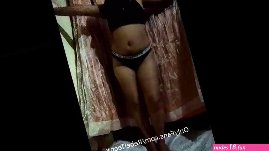 Amateur Arab Muslim in Hijab Masturbates Showing Big Tits and Ass on Webcam Porn Hijab
