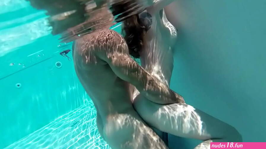 Underwater Fuck in the Pool