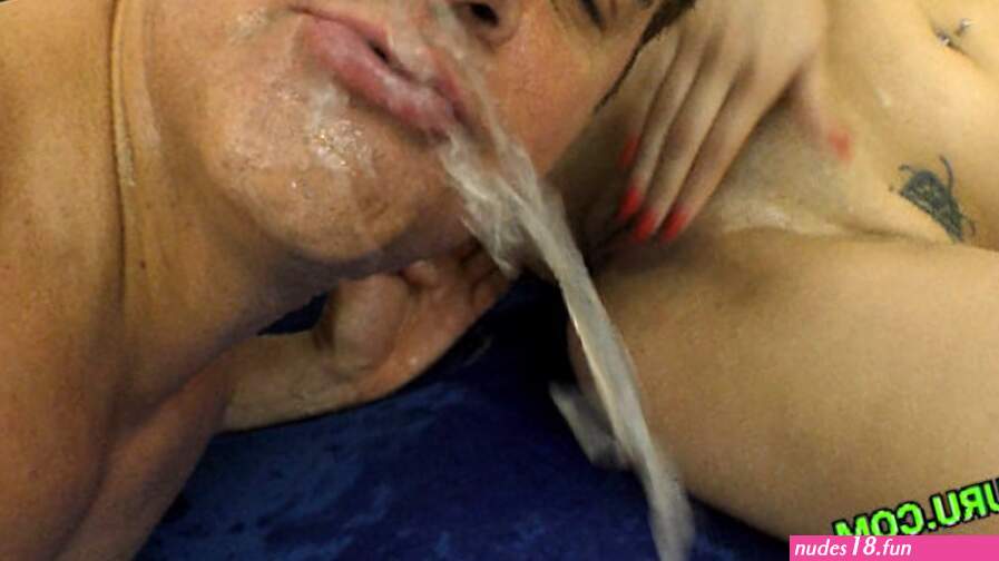 Lady Dee Gushes an EPIC FLOOD of SQUIRT