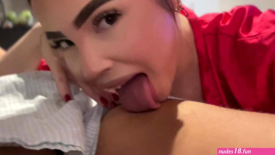 I fuck my distracted boyfriend face fucked deep blowjob bubble butt