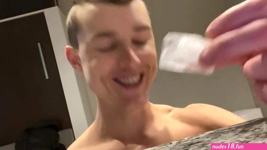 Cum Ice Cubes Cold Play Masturbation Sexy Big Dick Muscle Hunk Melts Cum Ice on Body Sucks on it