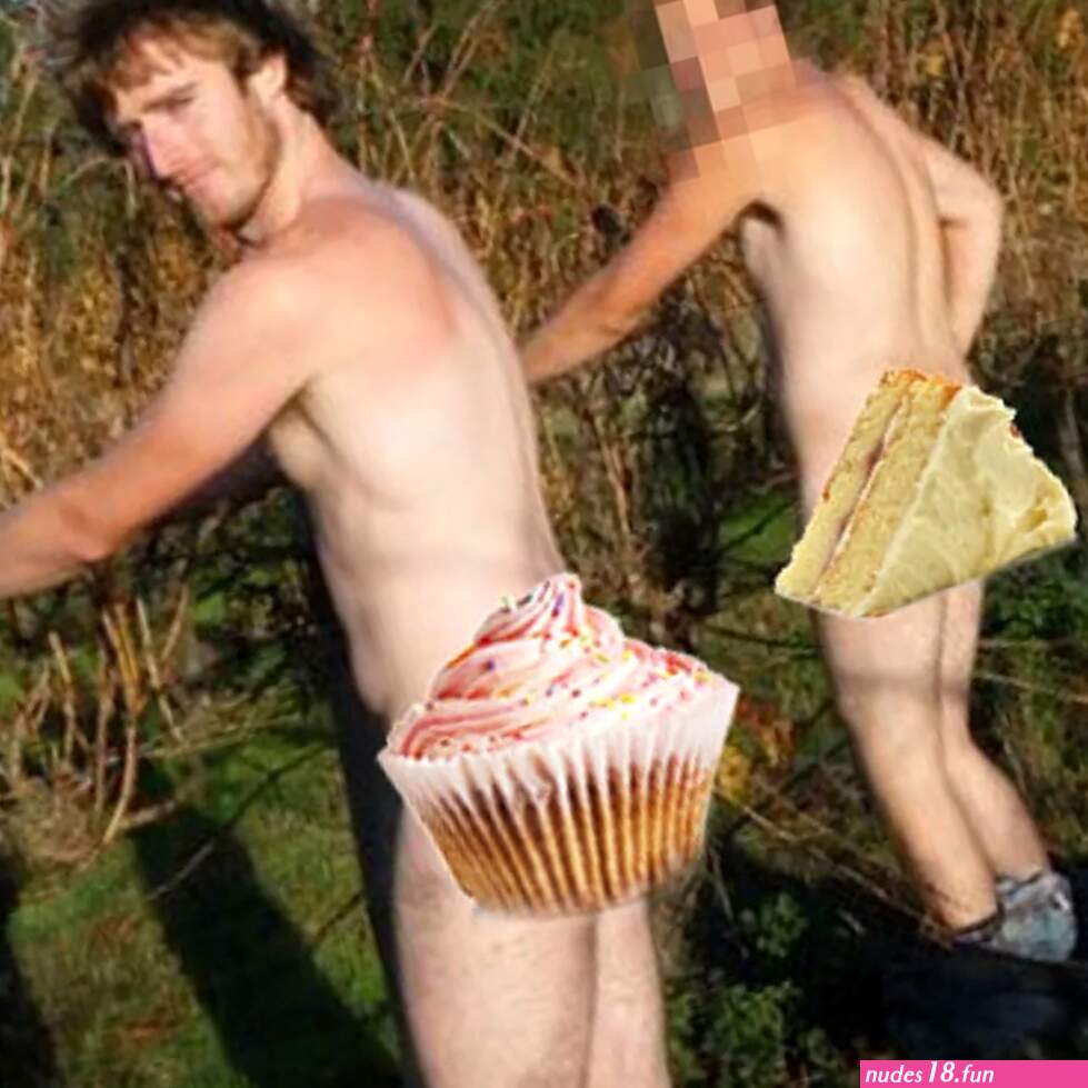 Great British Bake Off contestant Iain Watters strips off in cheeky naked rambler pictures