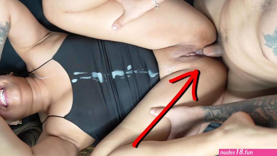 OMG thats the wrong hole!... It hurts much!