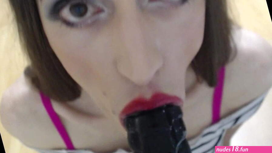 skinny pale sissy dildo deepthroat