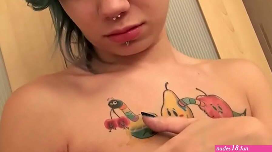 Tiny Emo fingering and masturbating pussy