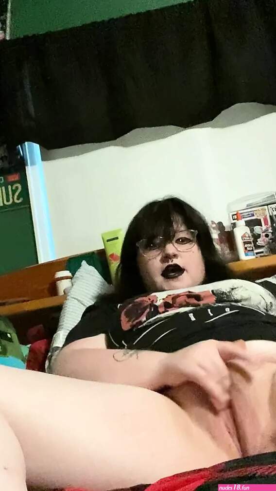 Emo Girl Fingering Porn Videos