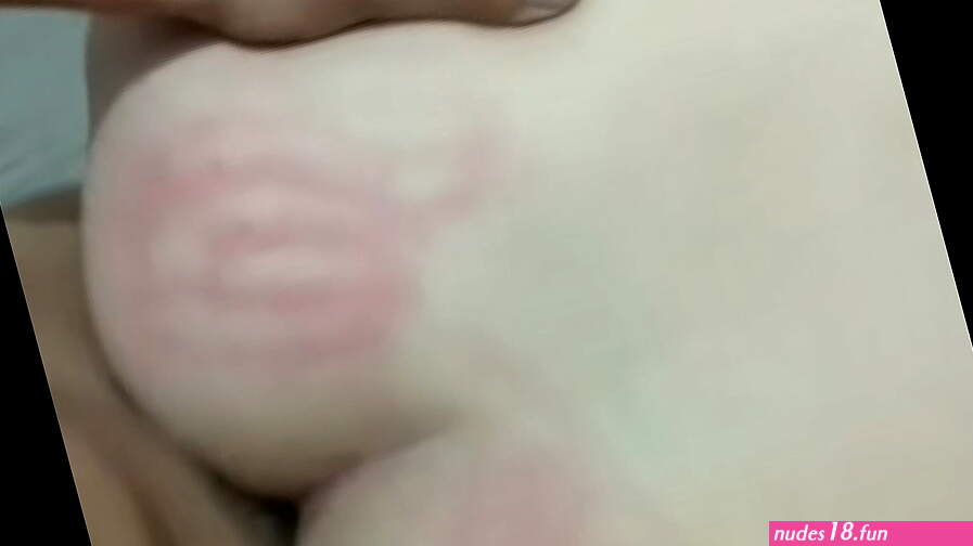 Me da las nalgas y yo sé las dejo rojas
