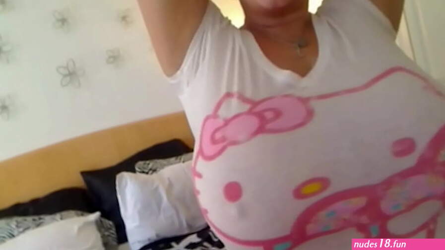 Give her 38gg big natural tits some needed attention