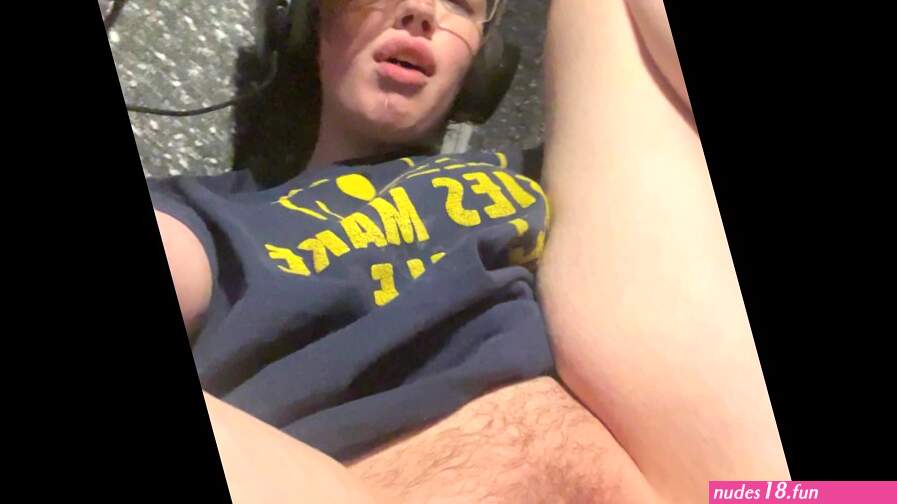 Shy Amateur Teen Fucks self Dumb and Accidentally Squirts