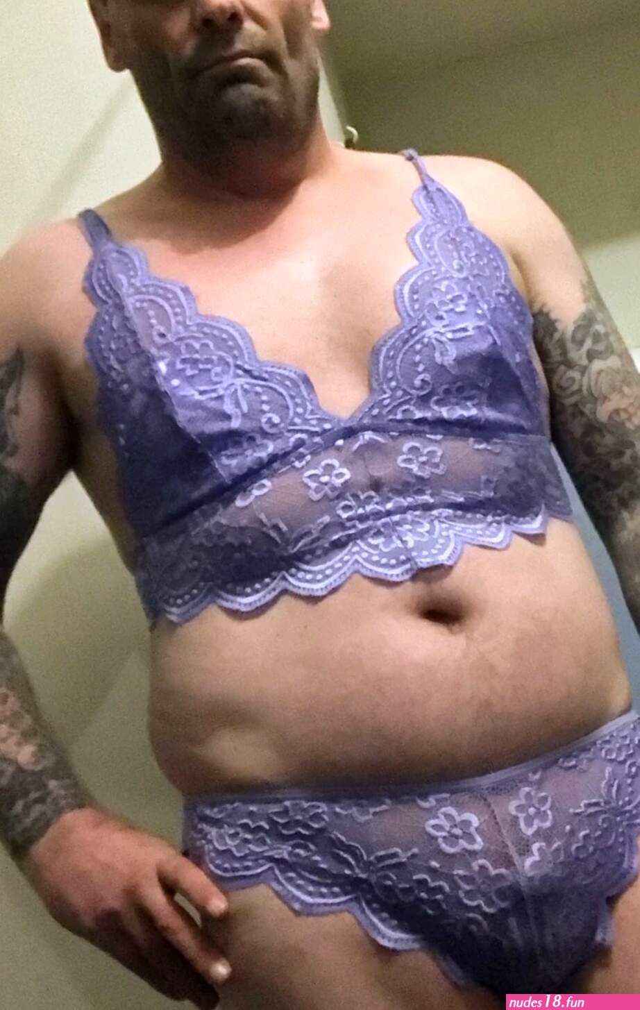 The ugly crossdresser: 11 Nude Pics