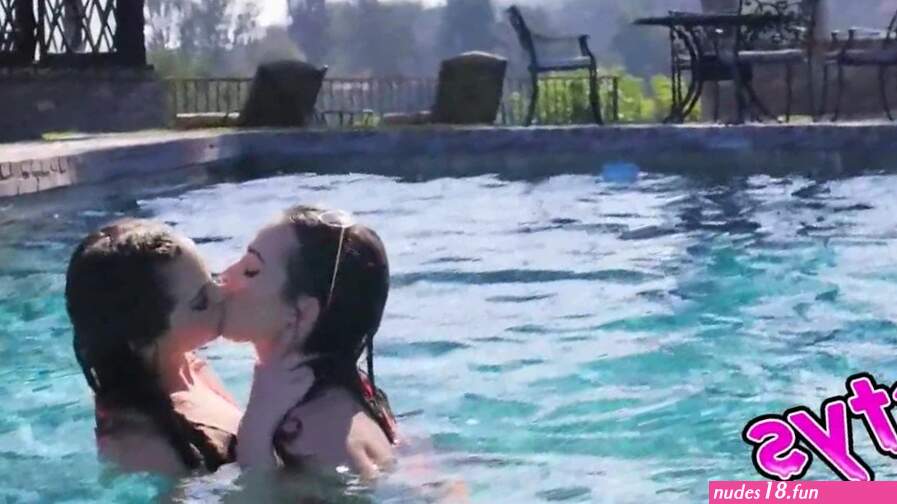 Violet And Riley Summers Porn Videos: 720p HD XXX 2026
