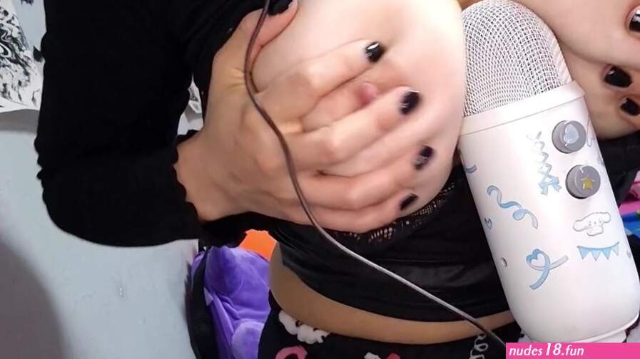 BIG TITS ASMR AMATEUR TITTIES