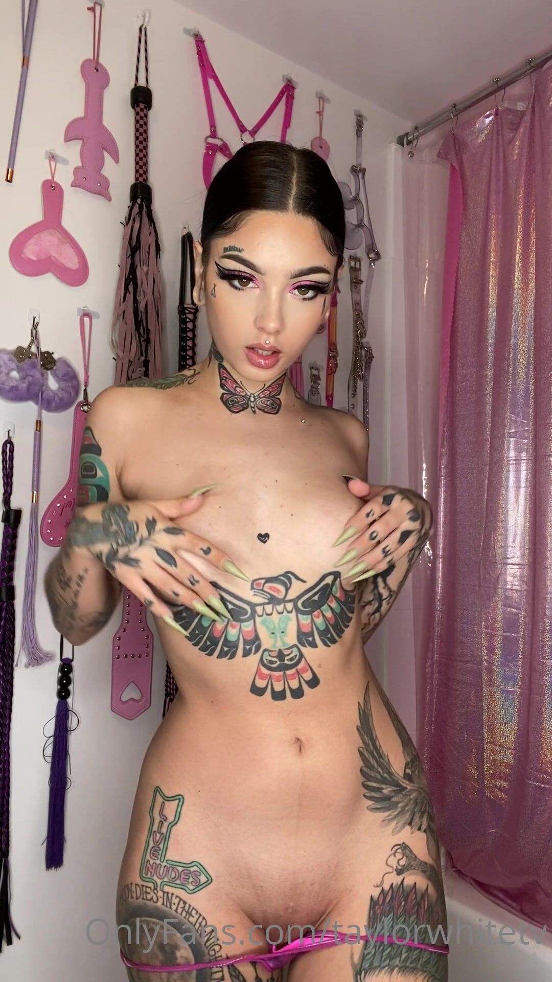 taylor white nude