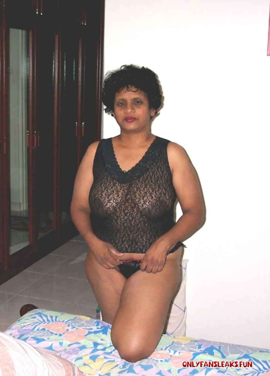 thelugu anty kundimulai photo