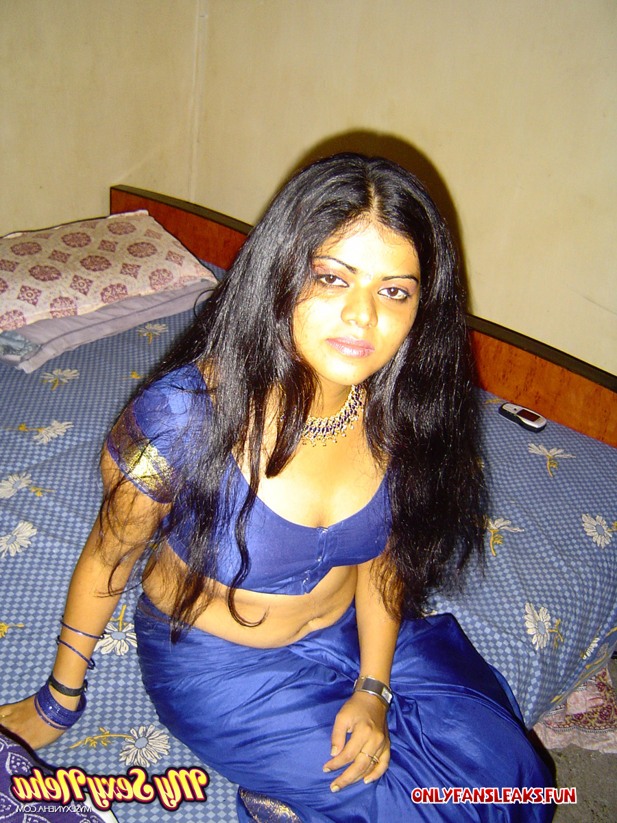 hot b grade bhabi blaus boobs photos
