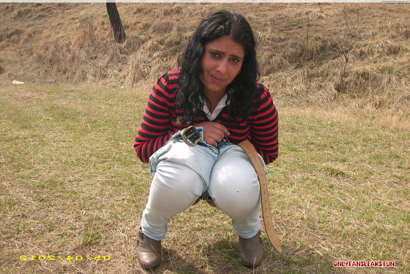 aunty fat naked piss