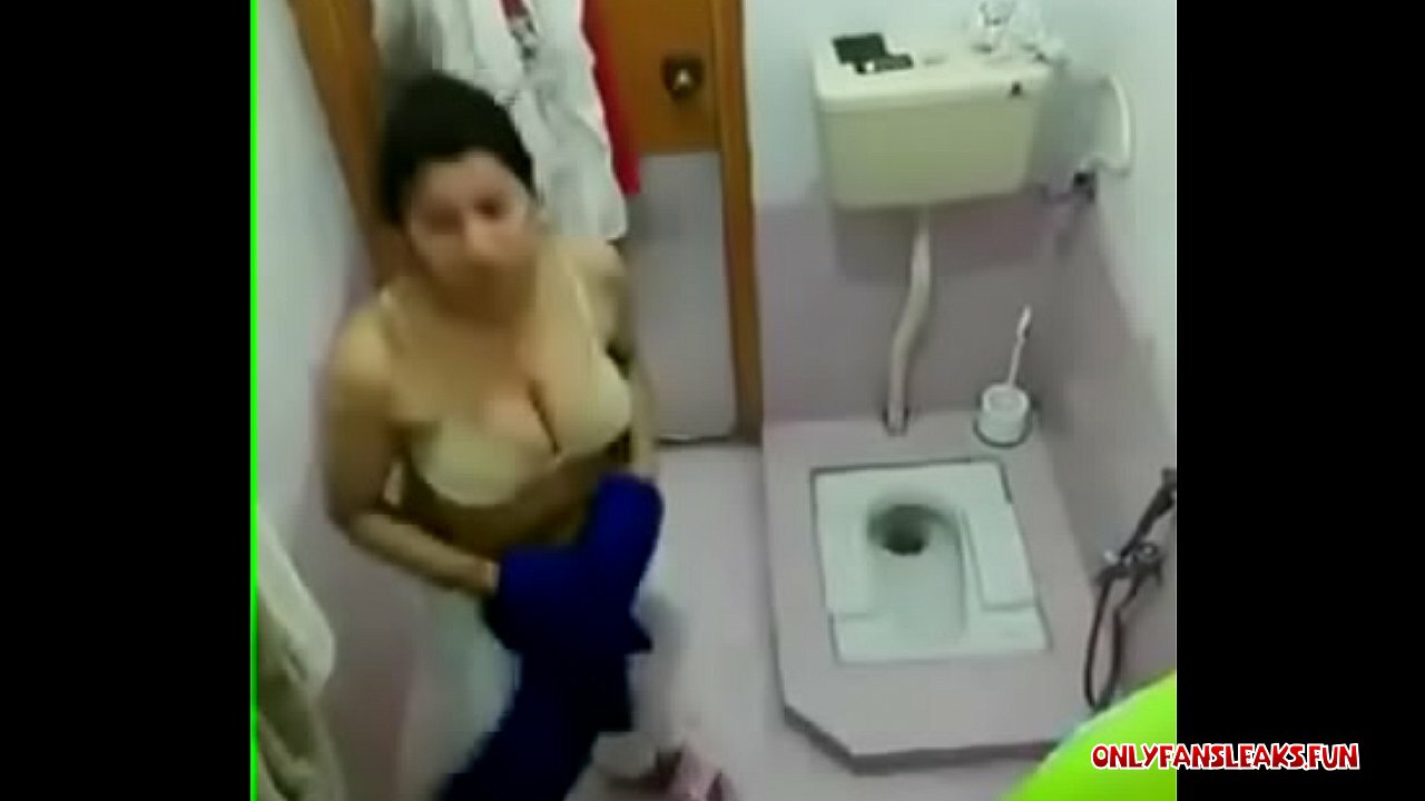 desi bhabhi nude hidden bathing porn video