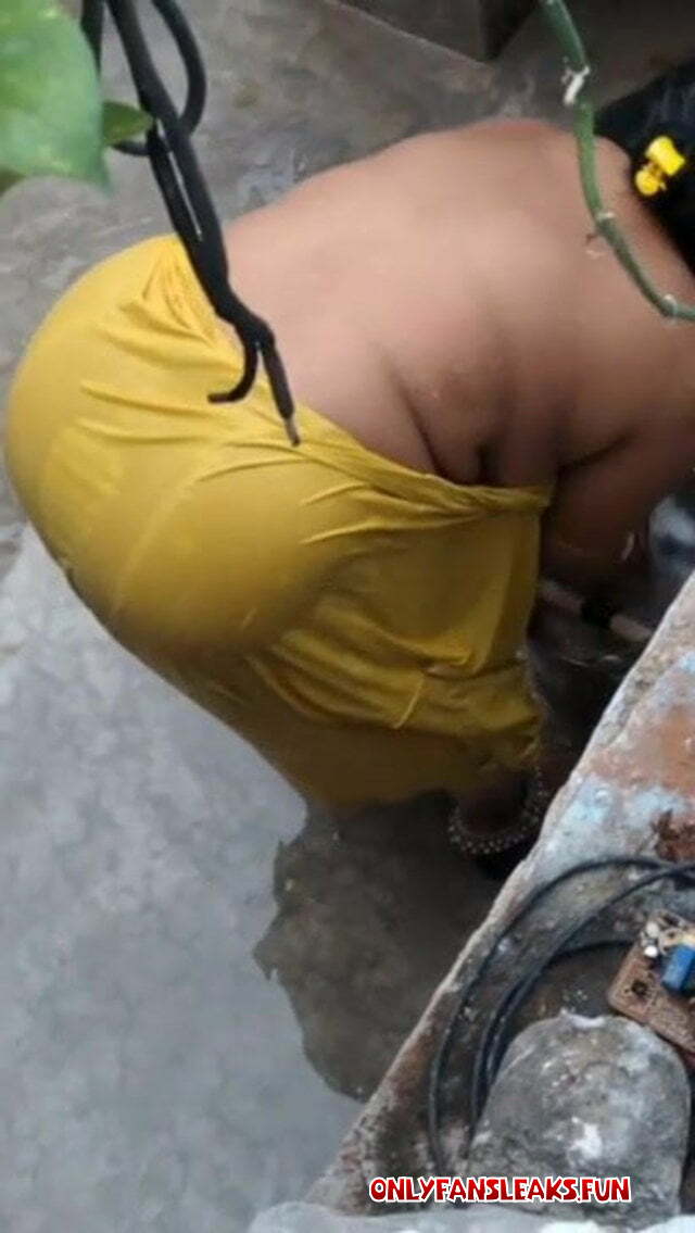 desi bhabhi nude hidden bathing porn video