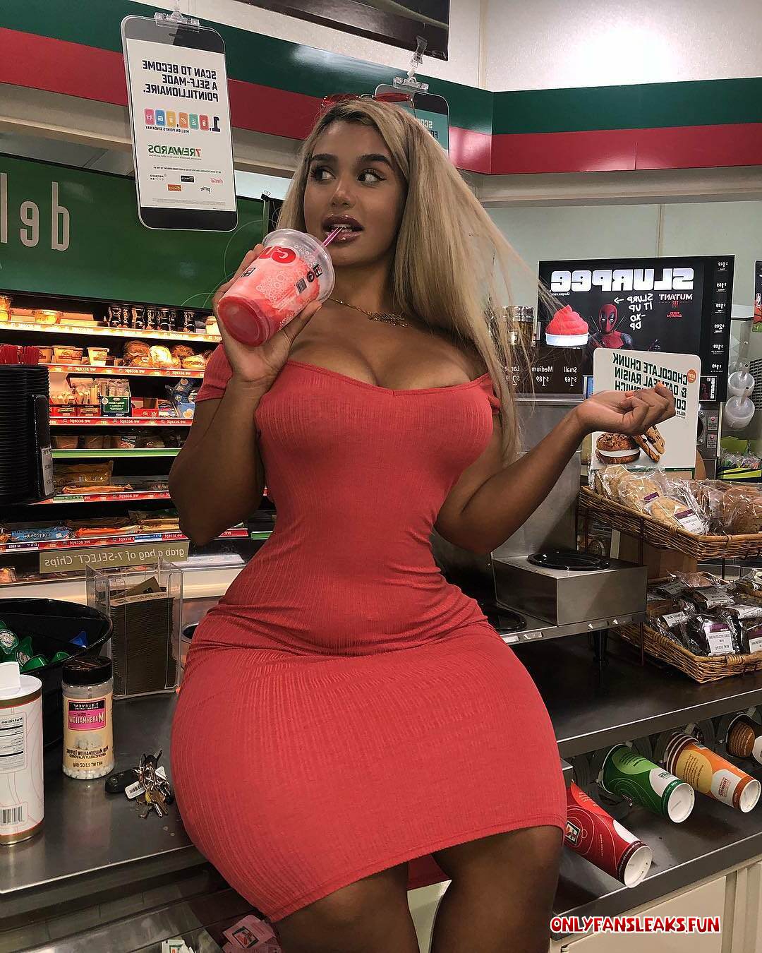 carmela habibi desnuda
