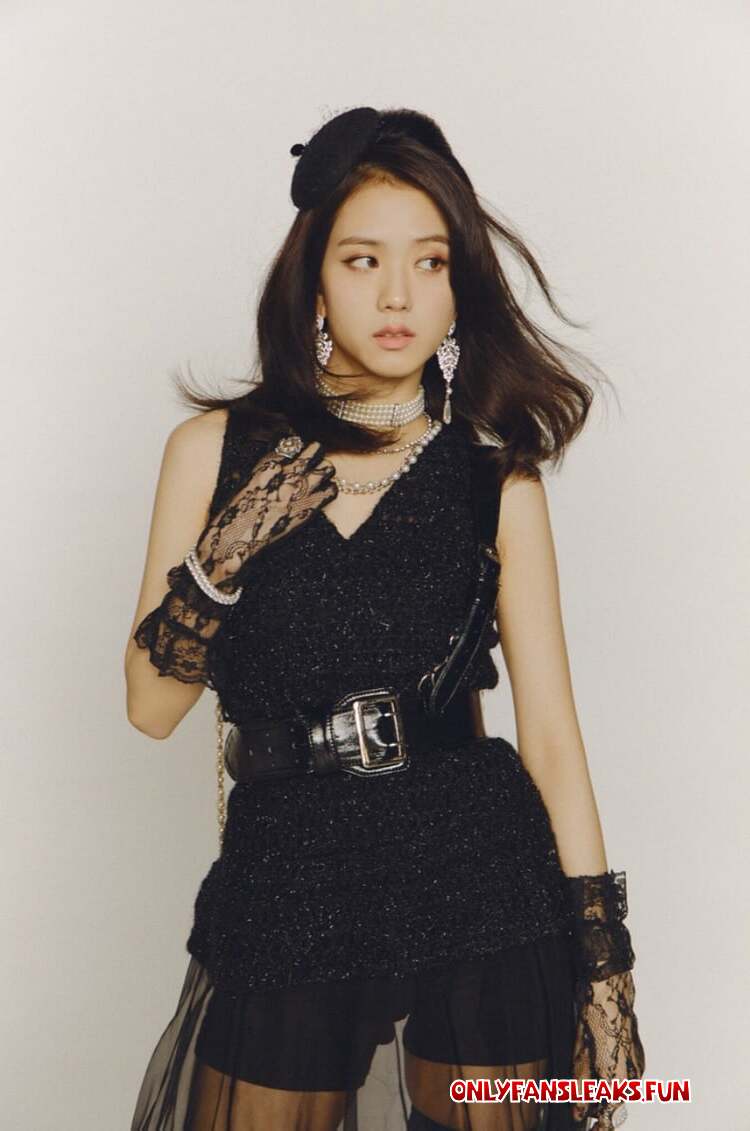 kim jisoo sexiest pics