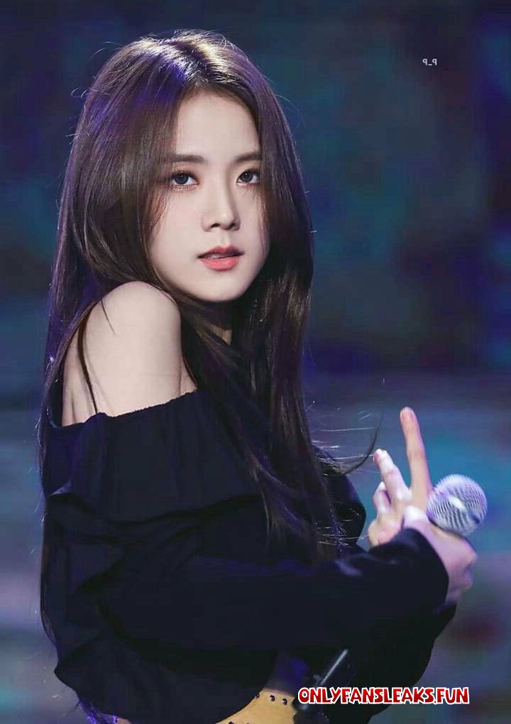 kim jisoo sexiest pics