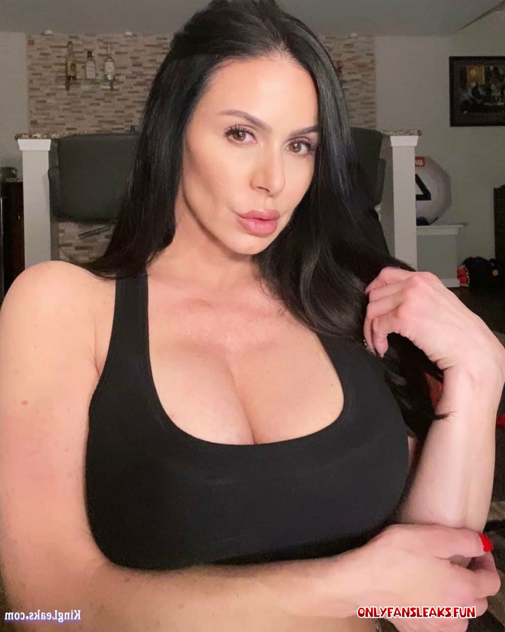 aidra fox meganz