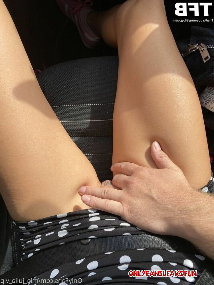 mia julia porn leak
