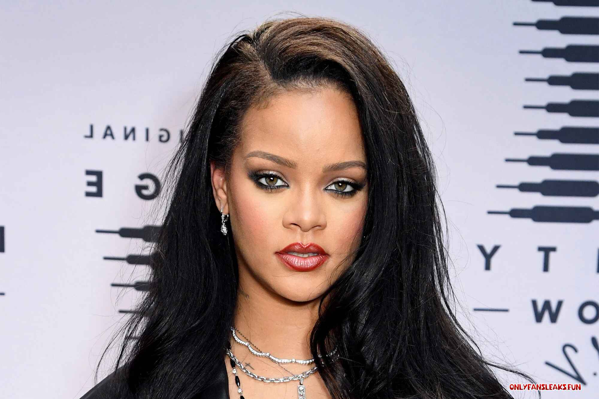 rihanna.panthless