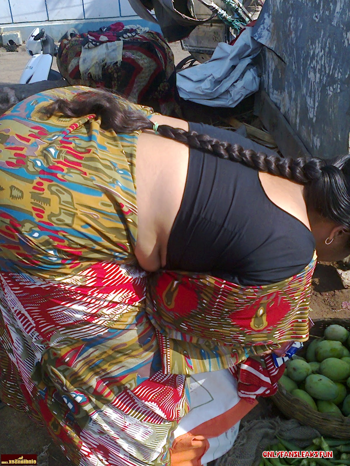 black saree thick aunty backside