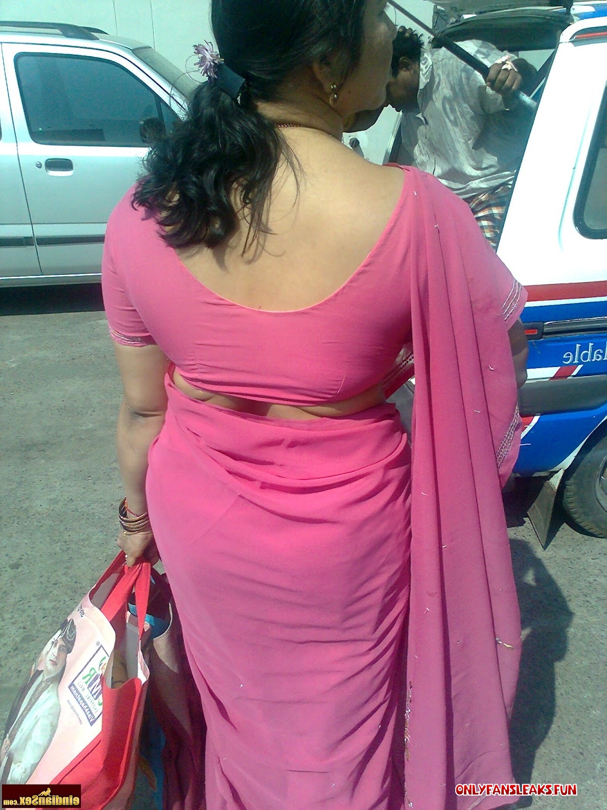 black saree thick aunty backside