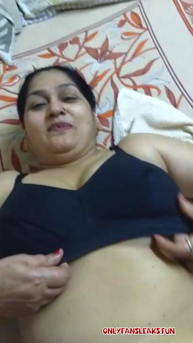 pathan aunty ki gand photo