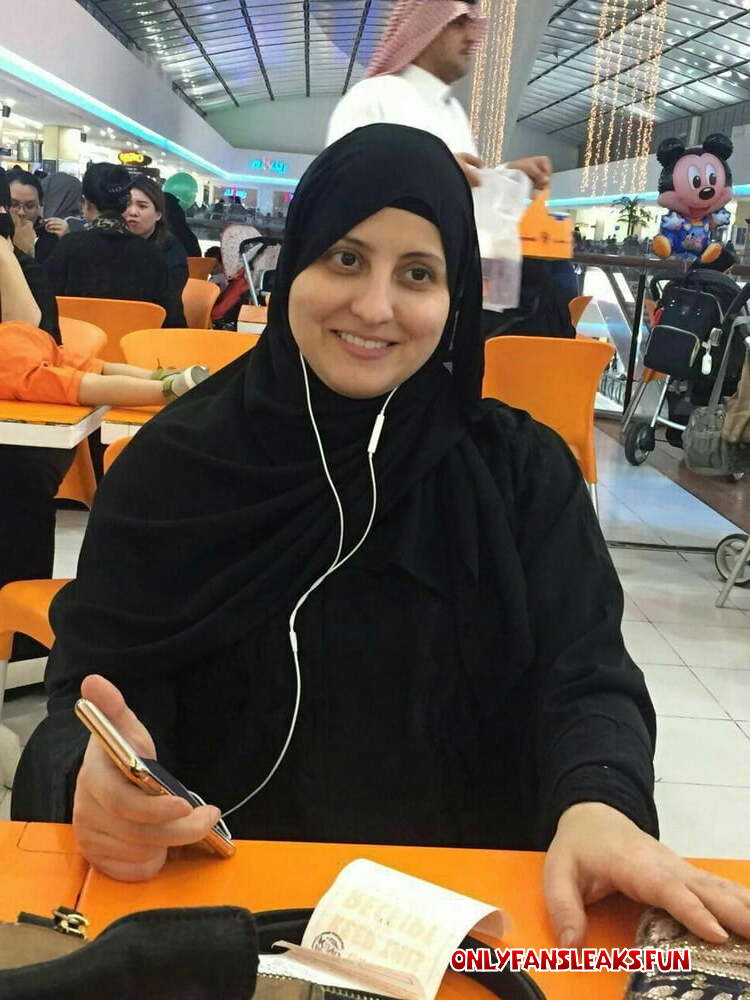 highclass sexy aunties images