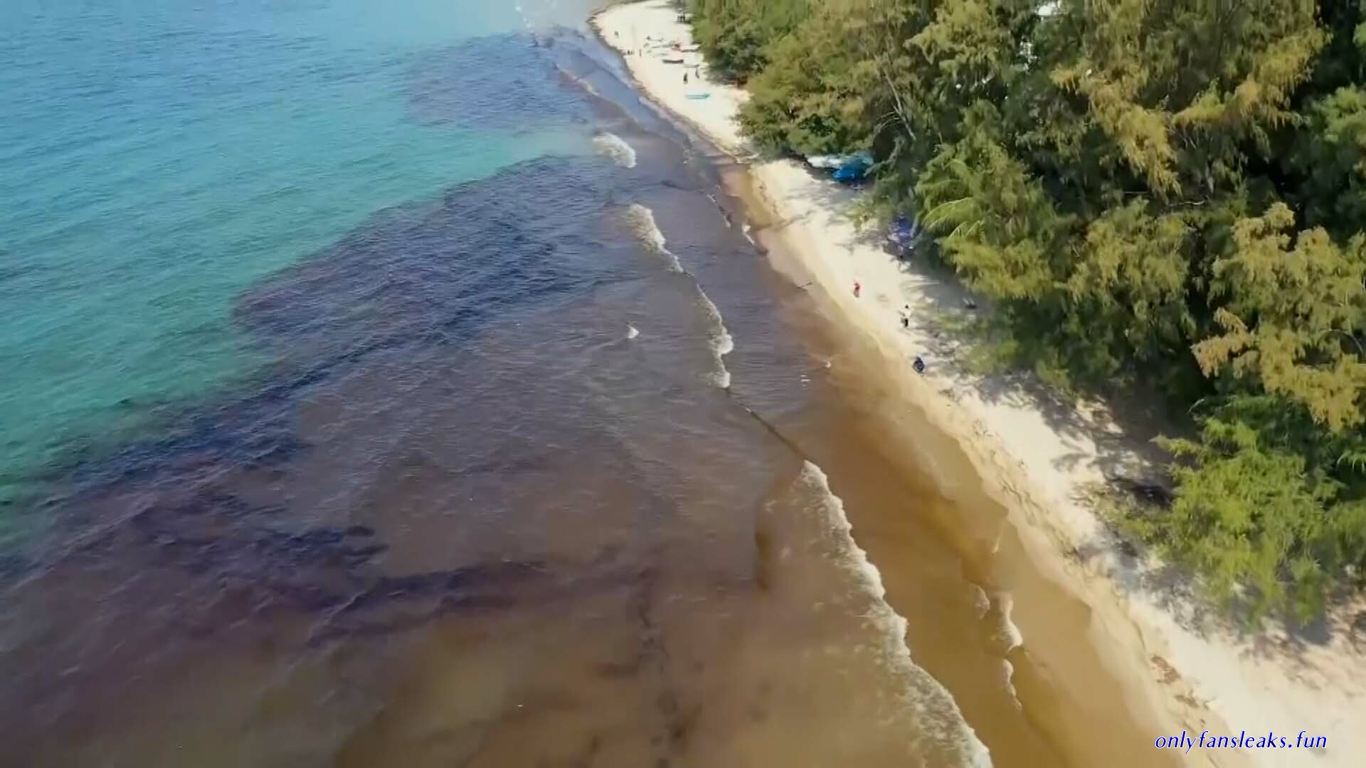 https://pheonix.money/thong-string-wife-girl-beach/