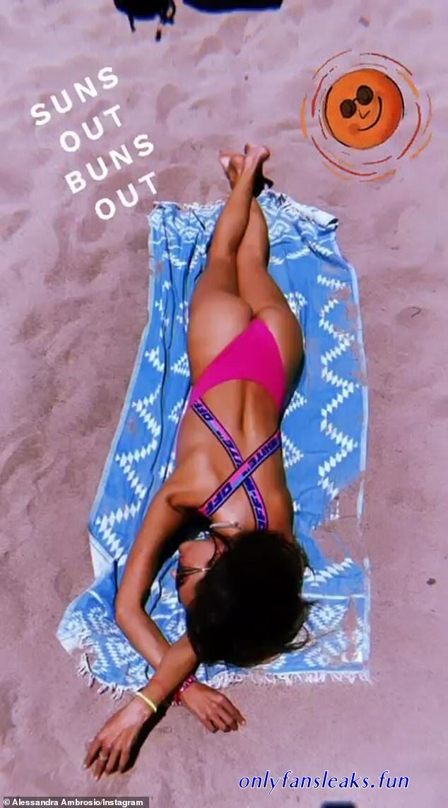 https://pheonix.money/thong-string-wife-girl-beach/