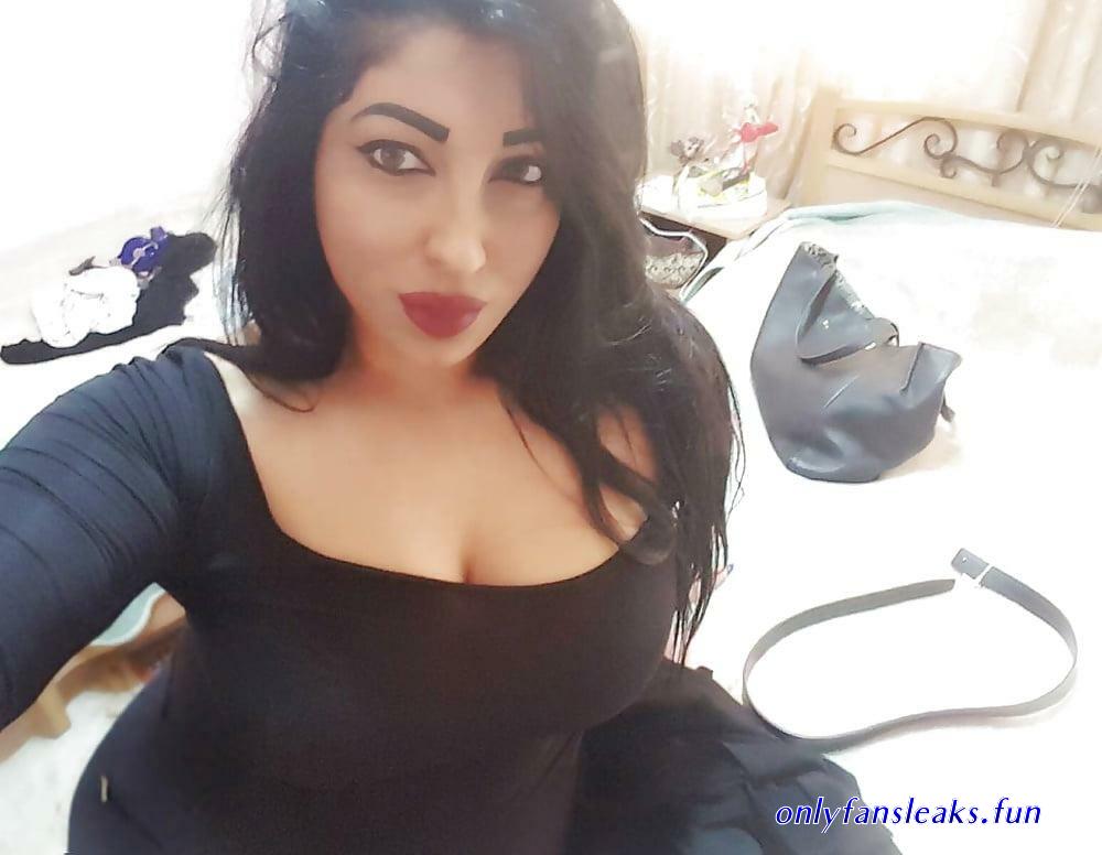 arab girls sexy tit