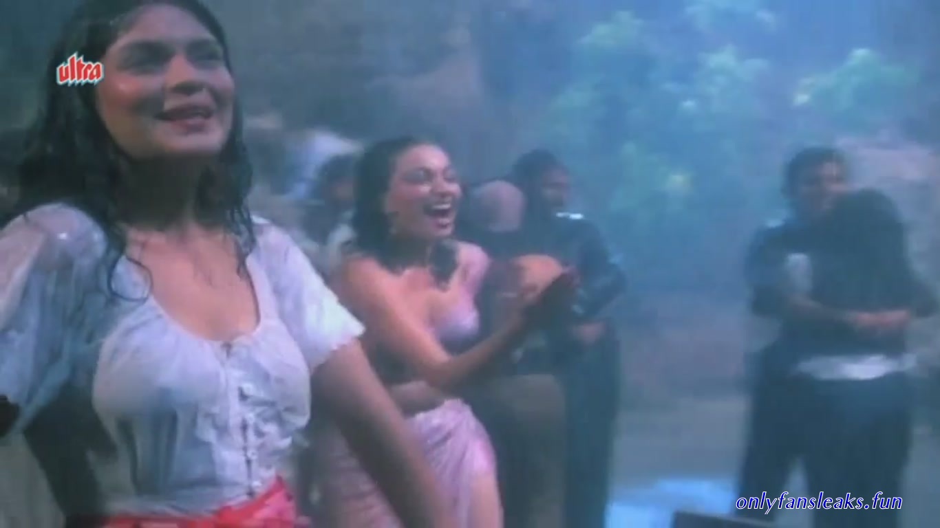 zeenat aman nude pics