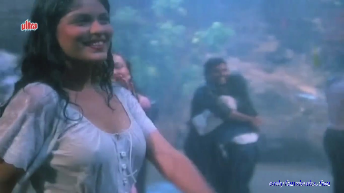 zeenat aman nude pics