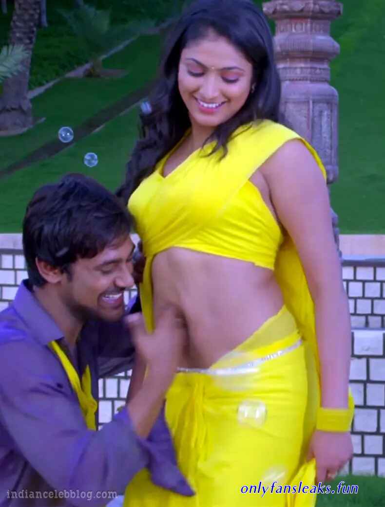 haripriya boobs navel images
