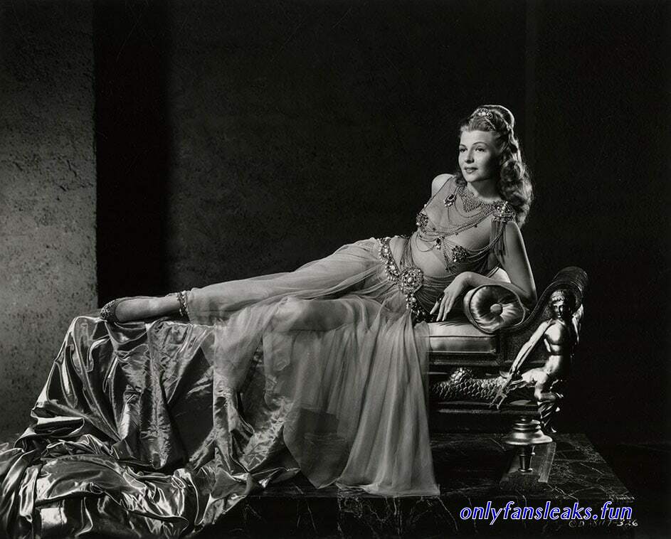 rita hayworth nude