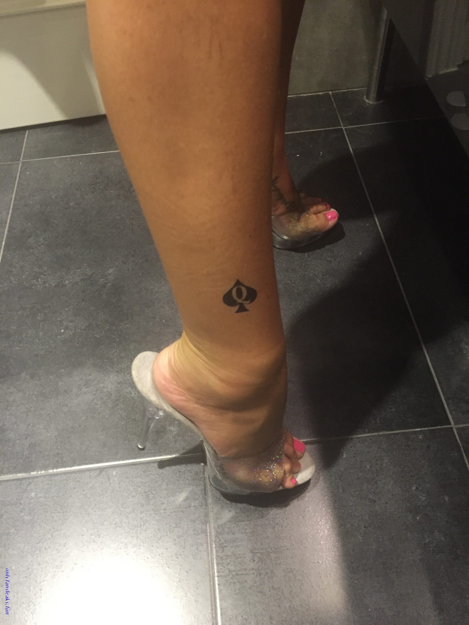 queen of spades milf cuckold