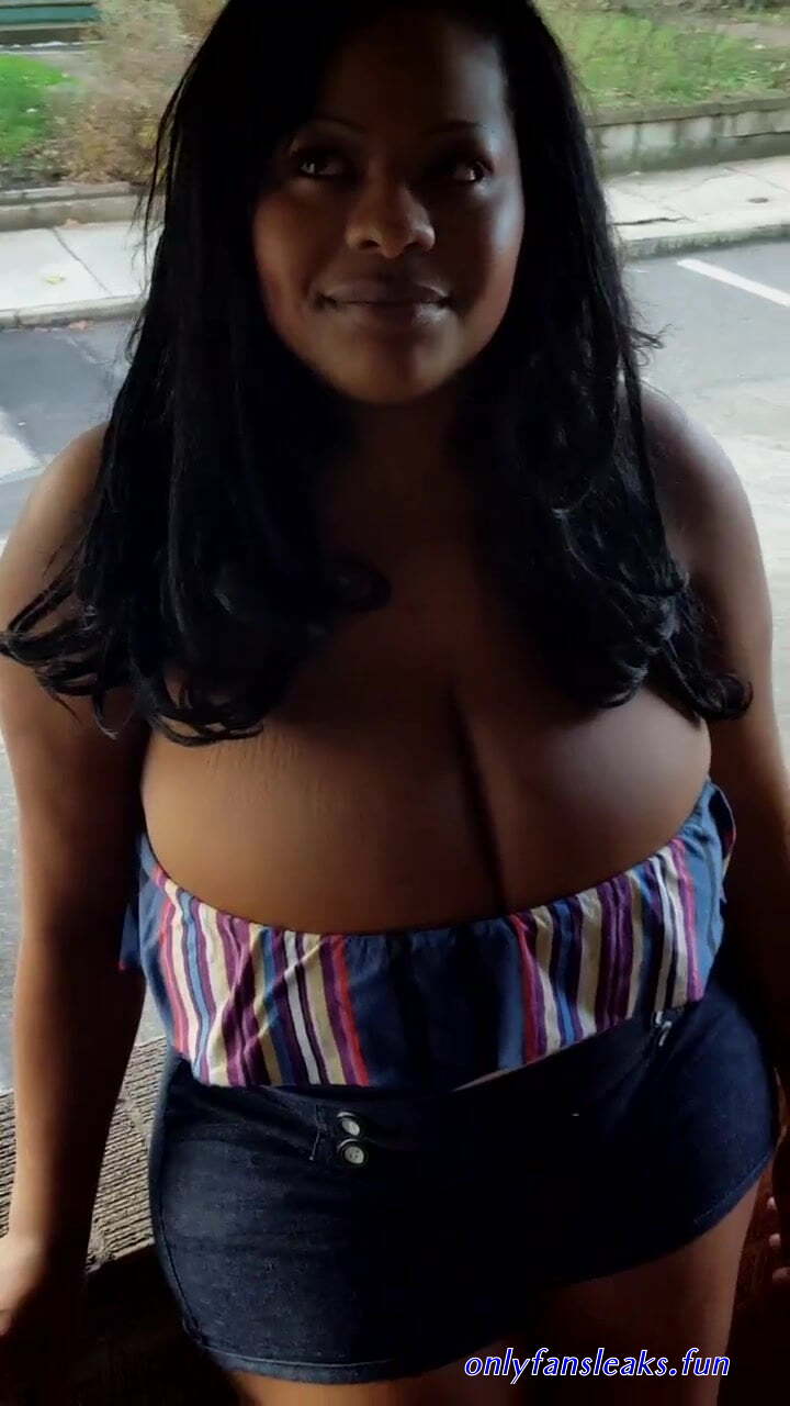 i luv big black tits