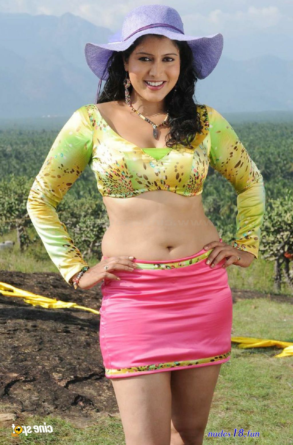actress hot ass xossip image