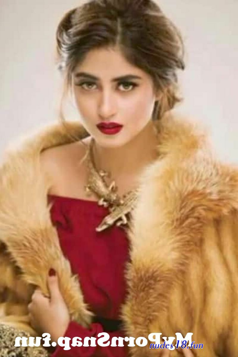 sajal ali boobs hd photo