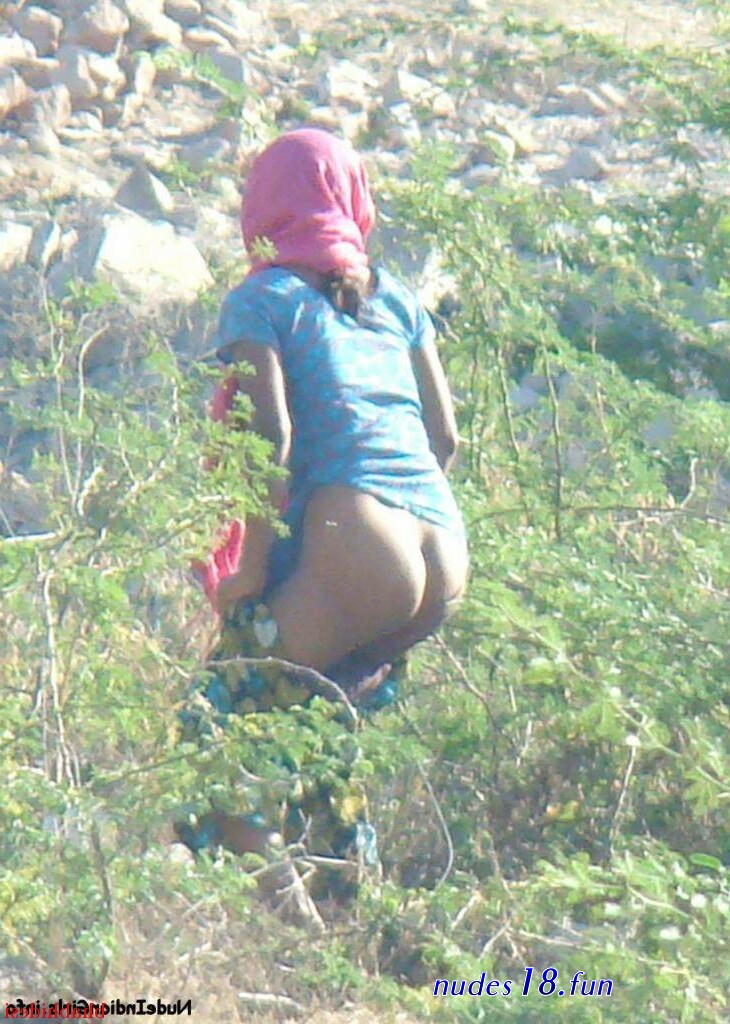 exbii aunty naked outdoor