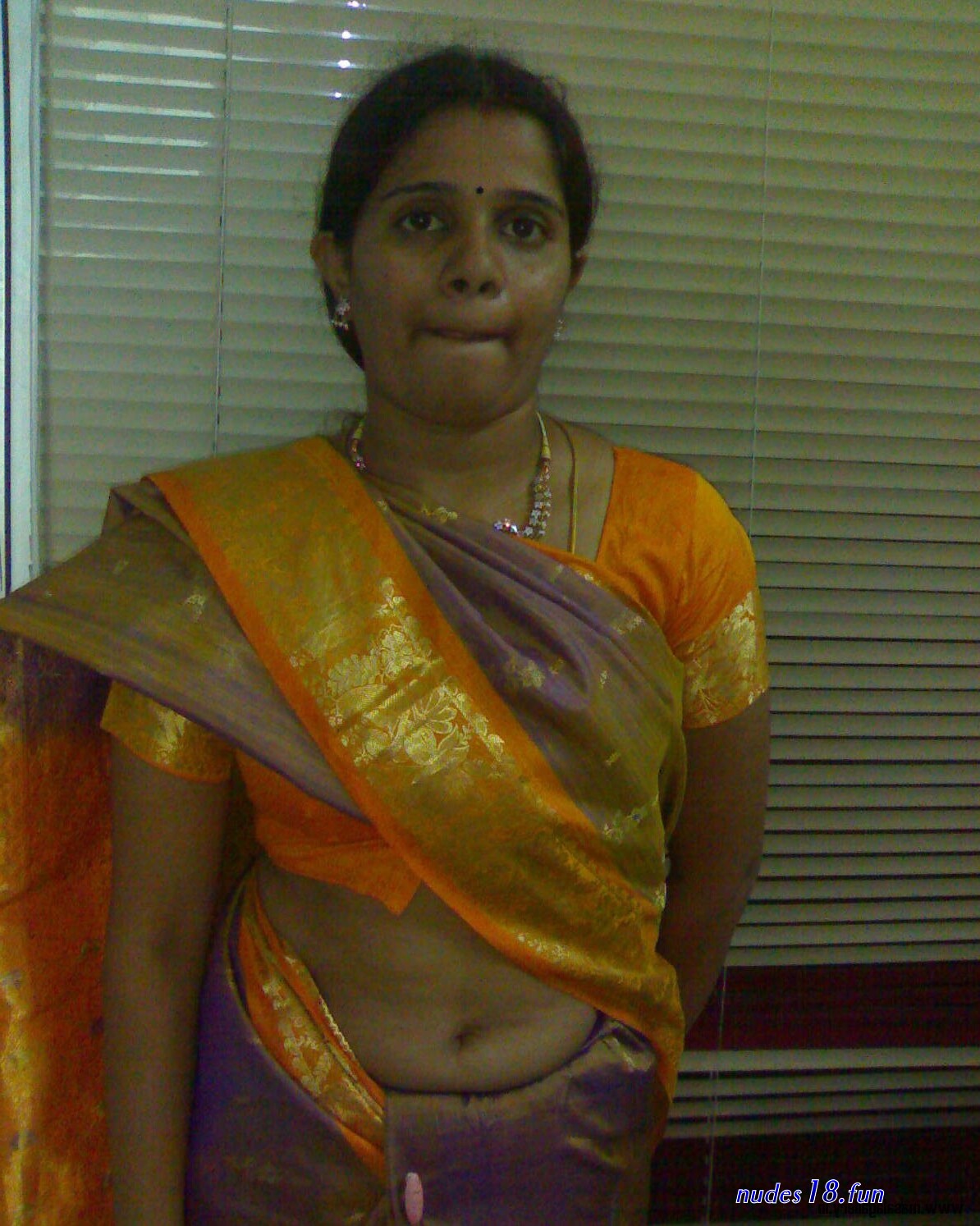 aunty koothi pic