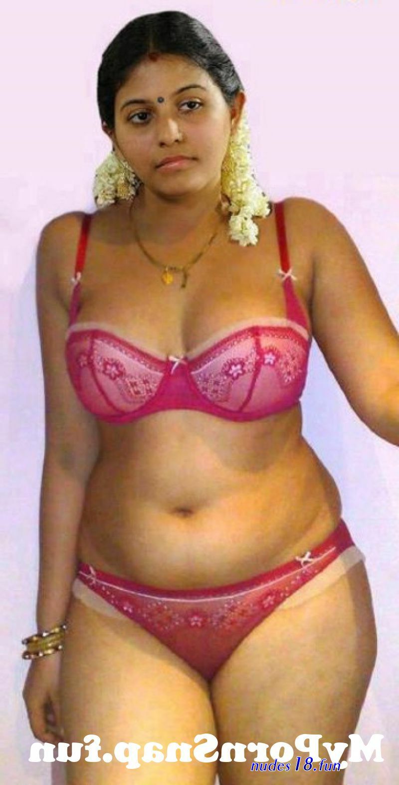 mallu devika hot images bra panti