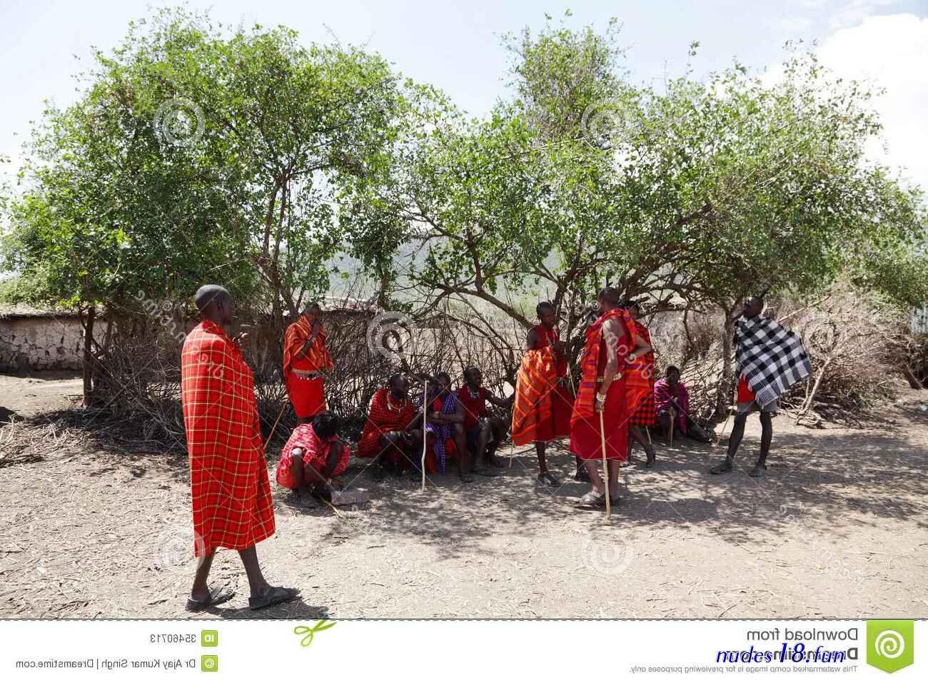 nude maasai girl