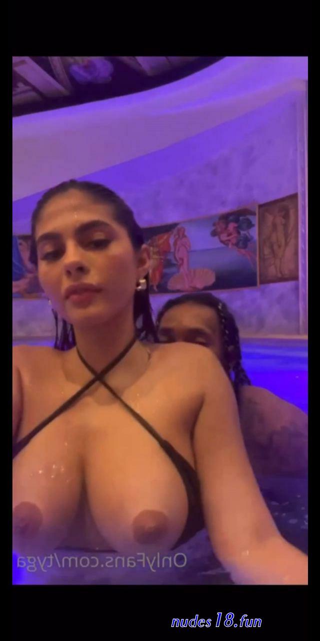 amanda trivizas naked
