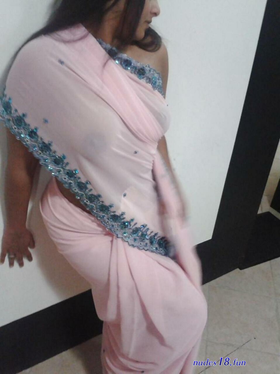 aunty showing nipple images